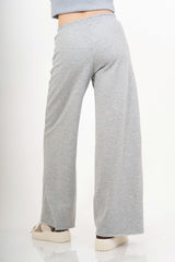 modella indossando Pantalone palazzo in felpa elasticizzata con coulisse colore