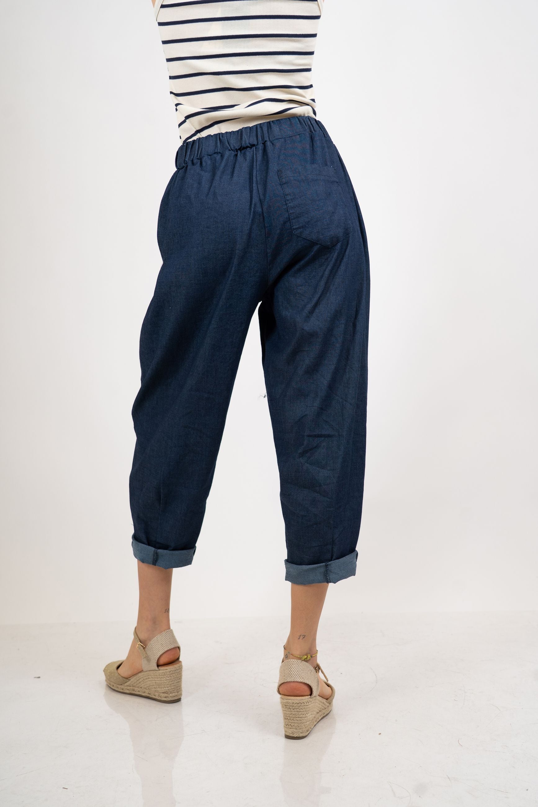 Pantalone jogger effetto chambray con pince.