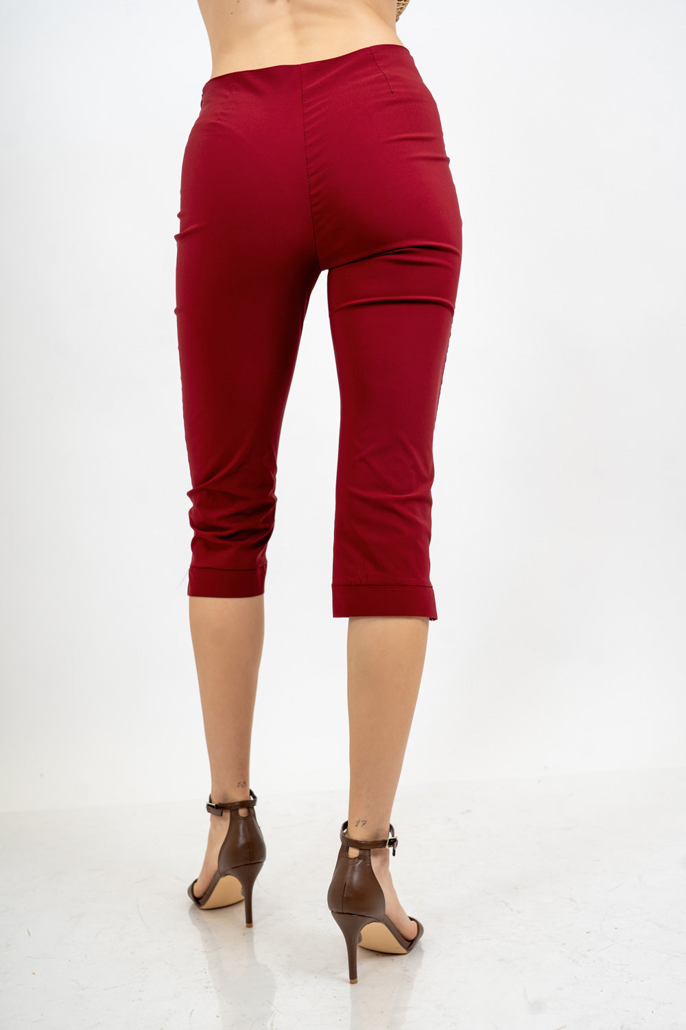 Pantalone Capri elasticizzato con spacchetto