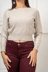 modella indossando Maglia Mirelle boxy in misto viscosa colore