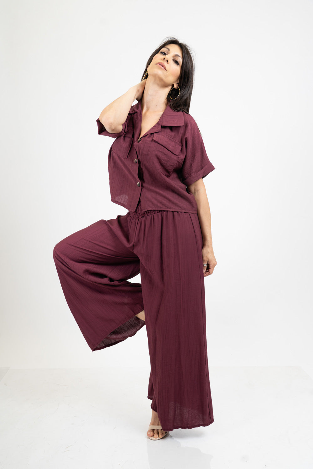 Camicia corta con tasche in viscosa EasyWave con manica a pipistrello e bottoni effetto legno