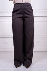 modella indossando Pantalone Elodie wide leg colore