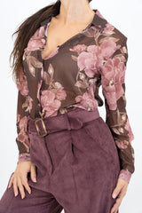 modella indossando Camicia velata fantasia Floreal Shadow in georgette colore