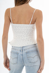 modella indossando Bustier in pizzo con coppe preformate e fondo a godet modellante colore