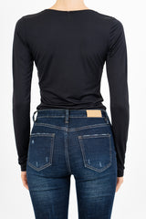 Maglia con coppe e scollo a cuore in nylon elasticizzato