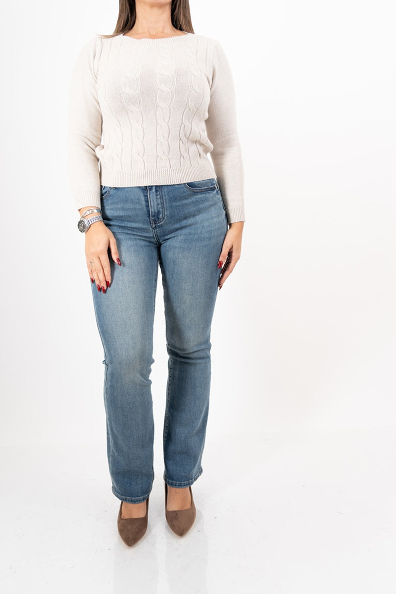 modella indossando Maglioncino SoftTrecce colore