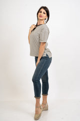T-shirt rigata over con spacchetti.