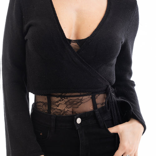 modella indossando Copri spalle scalda-cuore donna in filato misto modal colore Nero Unica