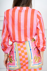 modella indossando Camicia Collo Coreana in Tencel a Righe Multicolor colore