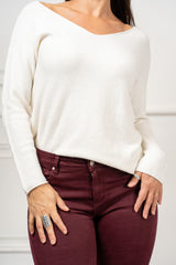 modella indossando Maglia Vela scollo V colore