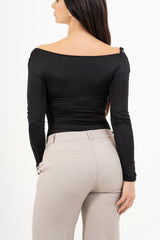 modella indossando Body con scollo portafoglio in maglina elasticizzata colore