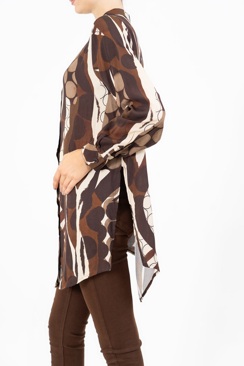 Camicia lunga in viscosa GeoFusion con collo coreano