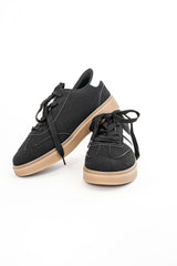 Sneakers in camoscio ed ecopelle nere con suola in gomma