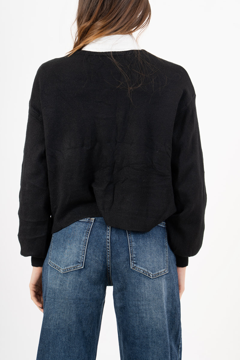 modella indossando Cardigan ampio con scollo a V e maniche a palloncino colore