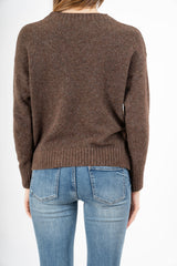 modella indossando Maglione morbido con motivo fiocco e vestibilità comoda colore