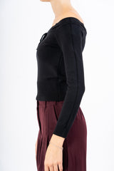 Maglia crop off-shoulder con laccio