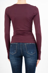 Maglia con coppe e scollo a cuore in nylon elasticizzato