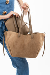 Borsa morbida a spalla in ecocamoscio con tracolla removibile