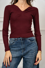 modella indossando Maglia Liora Drapé colore