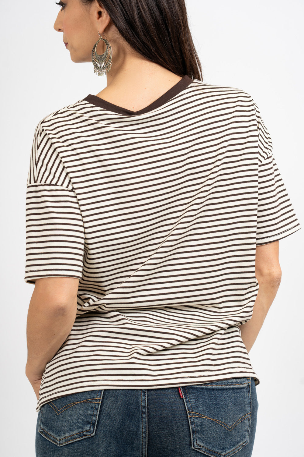 T-shirt rigata over con spacchetti.