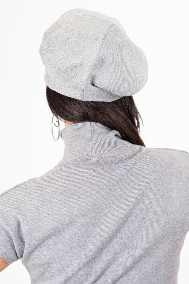 modella indossando Béret SoftTouch 95 colore