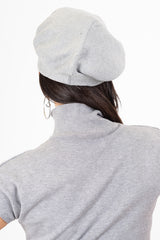 modella indossando Béret SoftTouch 95 colore