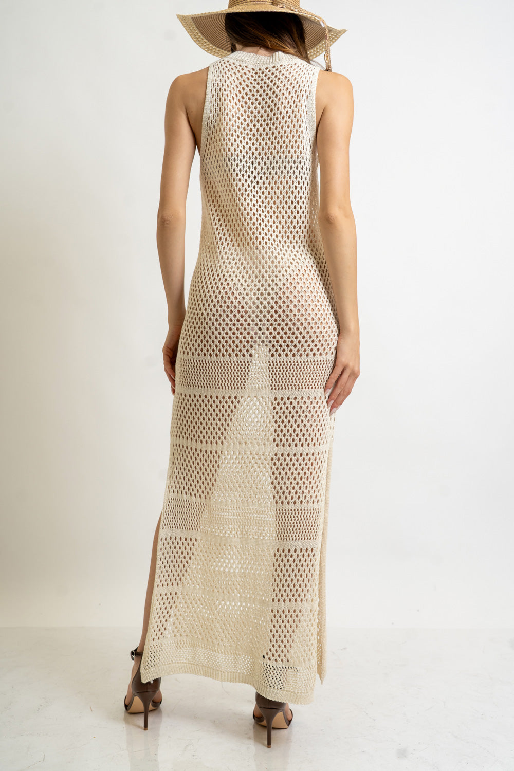 Abito rete crochet lungo con spacco in cotone.