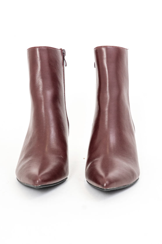 Tronchetti eleganti in ecopelle bordeaux con tacco kitten heel