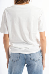 modella indossando T-shirt scritta “Non mi dovete stressare” colore