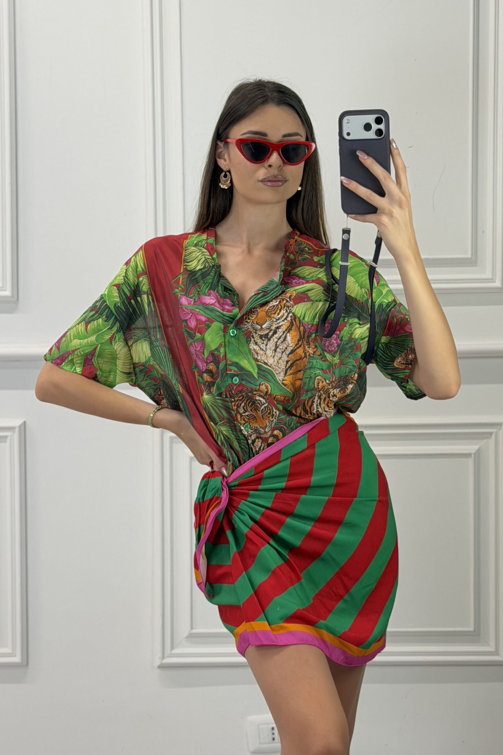 modella indossando Completo Bengala colore Verde-Bordeaux Unica