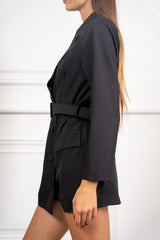 modella indossando Tutina Blazer Ardelle colore