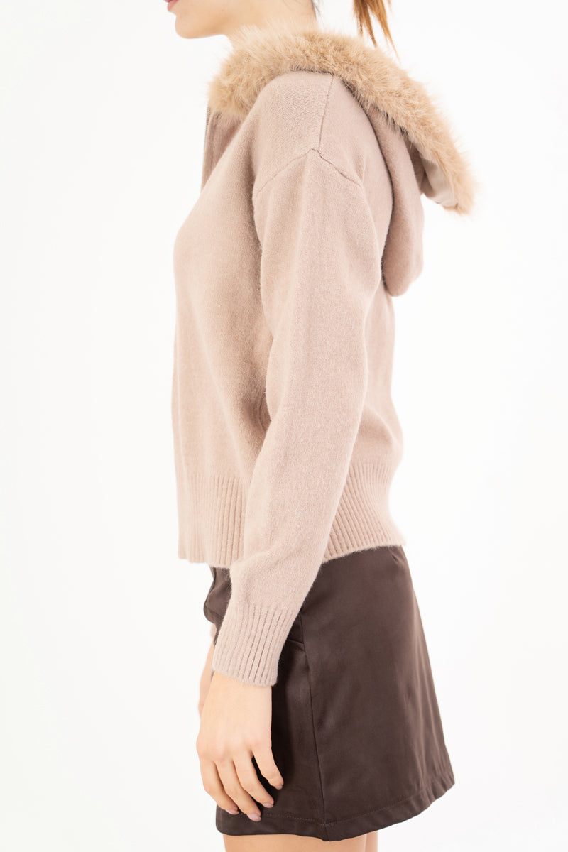 Giacchetto Fur Cozy con cappuccio e bordo removibile
