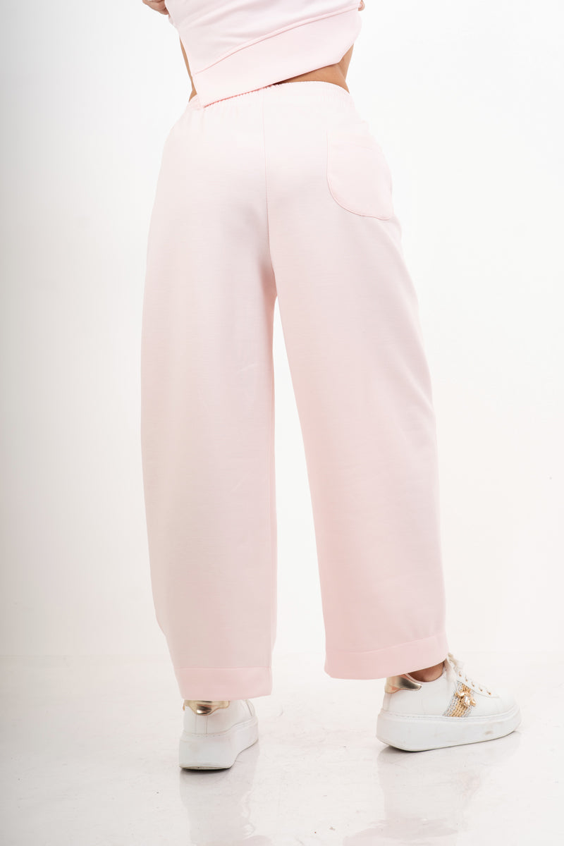 modella indossando Pantalone in misto viscosa con elastico in vita colore