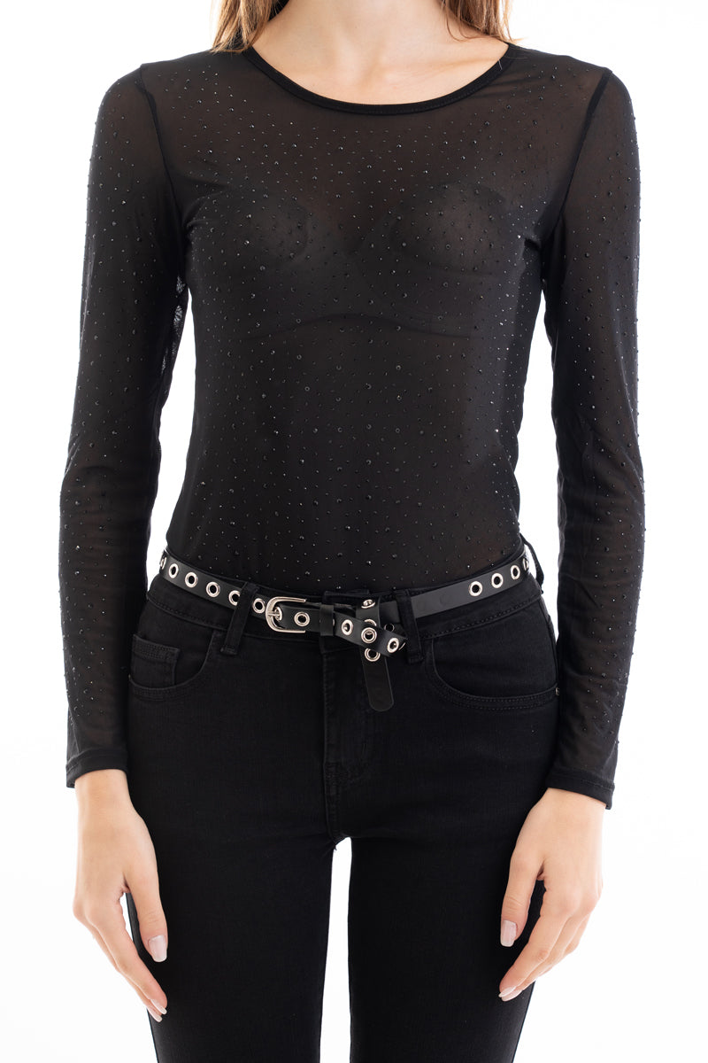 modella indossando Maglia in microrete elasticizzata con strass neri colore Nero Unica