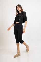 Pantalone Capri elasticizzato con spacchetto.