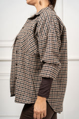 modella indossando Camicia Rivington Harlow colore