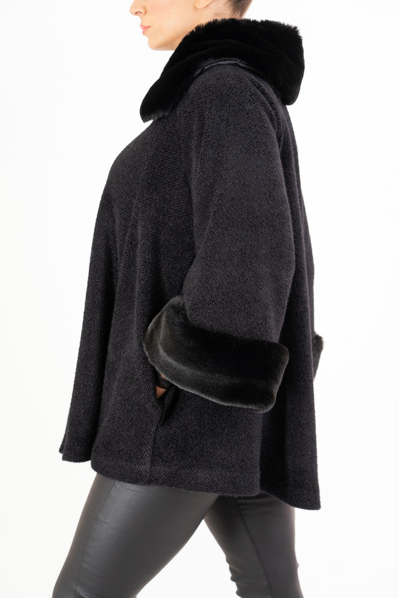 Mantella Velvet Fur in chenille con collo in eco pelliccia