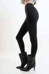 modella indossando Leggings donna a baschina alta elasticizzati – Nero colore