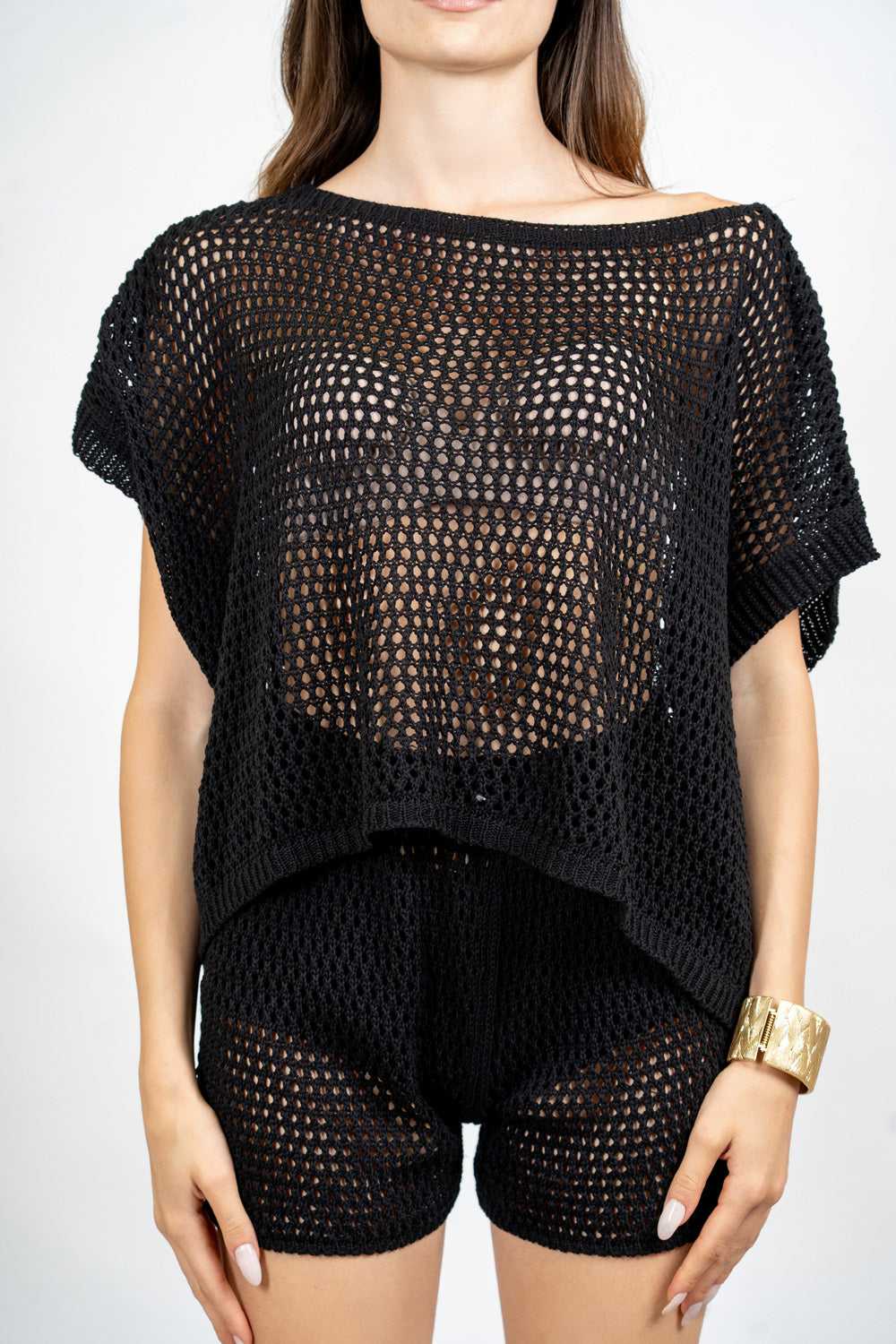 Completo rete crochet con shorts.