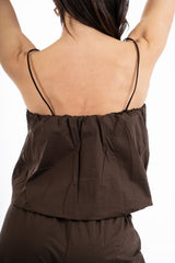 modella indossando Top a fascia a palloncino in cotone leggero colore