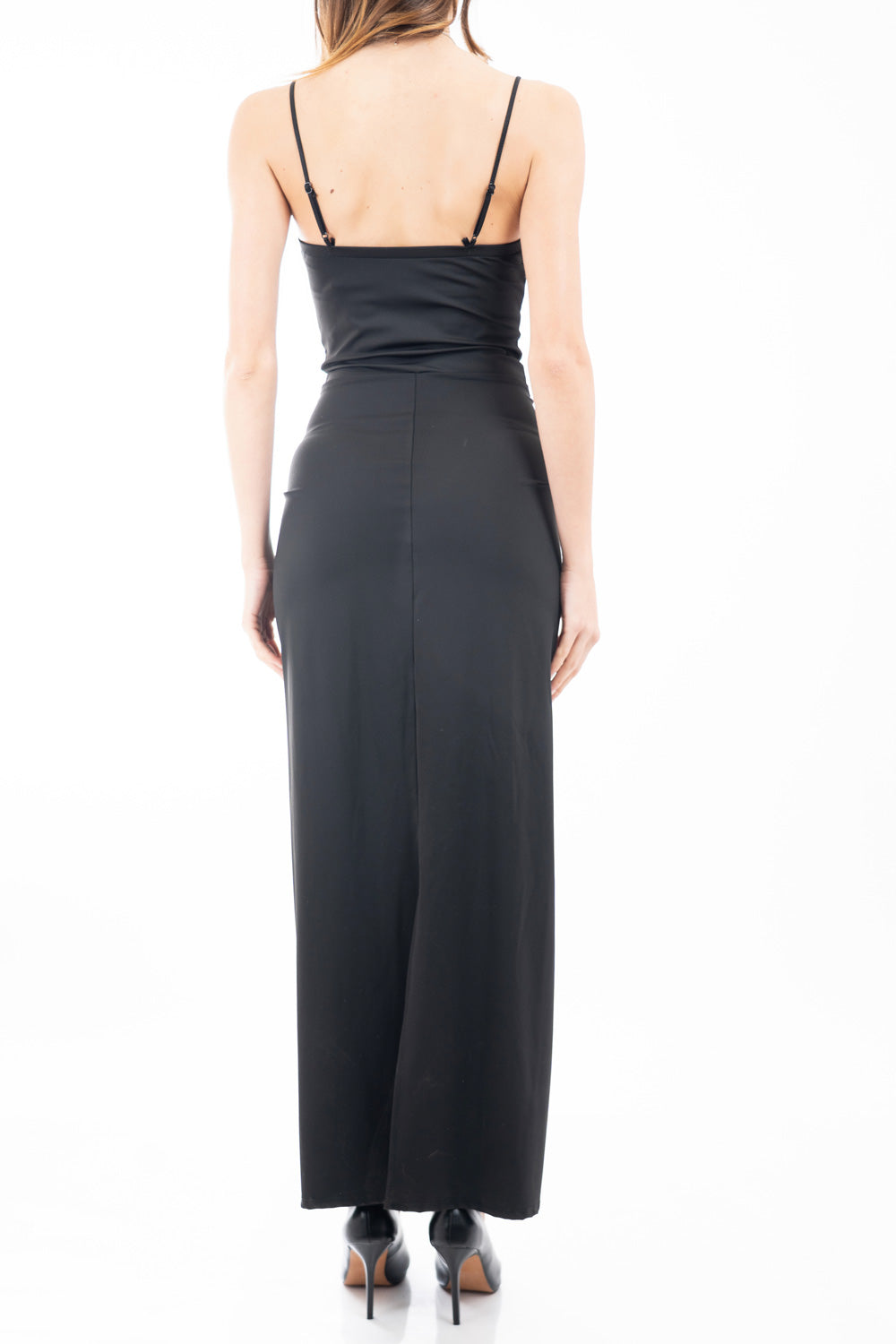 modella indossando Abito lungo aderente in maglina elasticizzata con corpetto bustier e drappeggio frontale colore