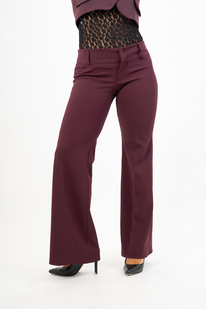Pantalone svasato in crep con baschina alta Prugna