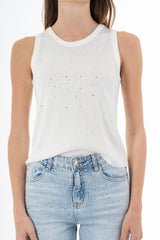 modella indossando Top canotta in microcostina di viscosa elasticizzata con strass degradé colore Bianco Unica