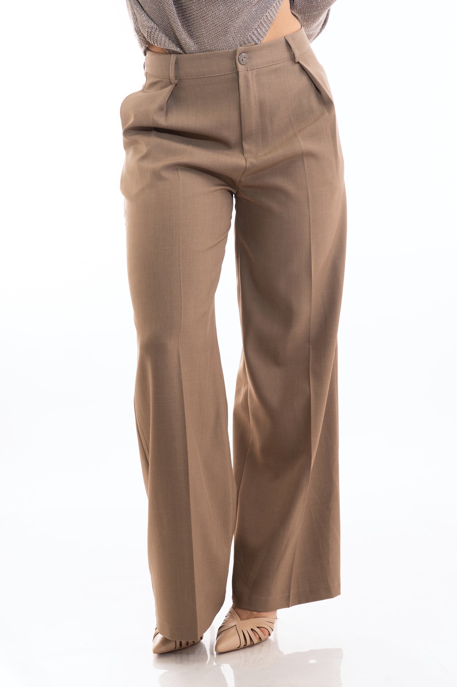 modella indossando Pantalone palazzo donna in tela fluida mélange fango con tasche a scomparsa colore