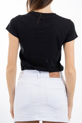 modella indossando T-shirt con pendenti perle removibili in cotone elasticizzato colore