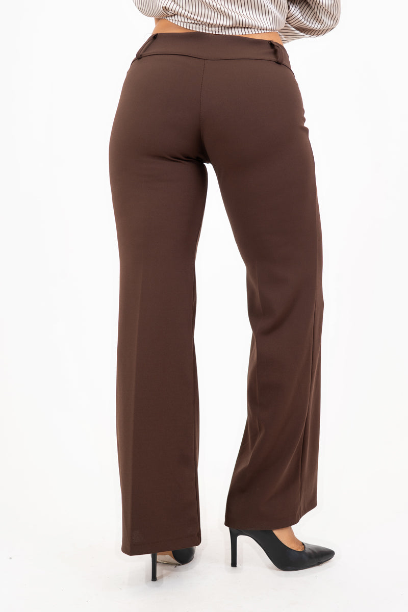 Pantalone svasato in crep con baschina alta Marrone