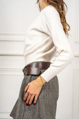 modella indossando Maglia Mirelle boxy in misto viscosa colore