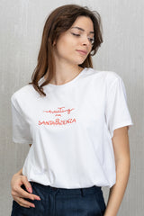 T-shirt over cotone elasticizzato con scritta rossa "Waiting for Santa Pazienza".