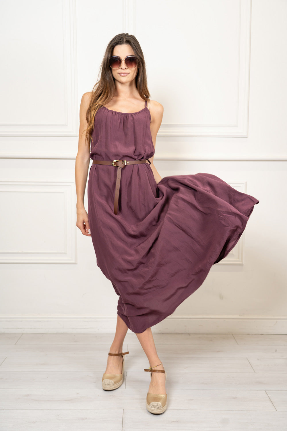 Abito lungo in Tencel con cintura.
