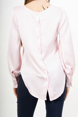 modella indossando Blusa over in raso cangiante con maniche palloncino colore